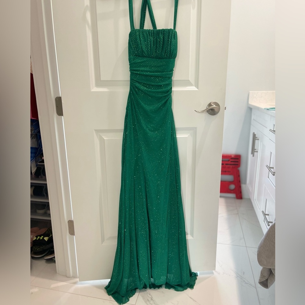 BEAUTIFUL LONG GREEN DRESS